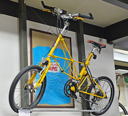 黄色いおしゃれな自転車